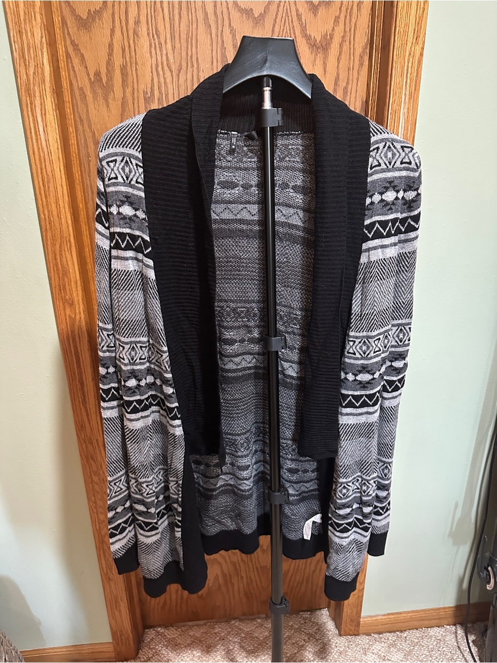 Women’s Black & Gray Patterned Shawl Collar Sweater Cardigan